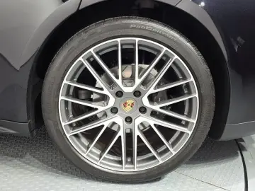 2025 Porsche Panamera с пробегом 4 488 км