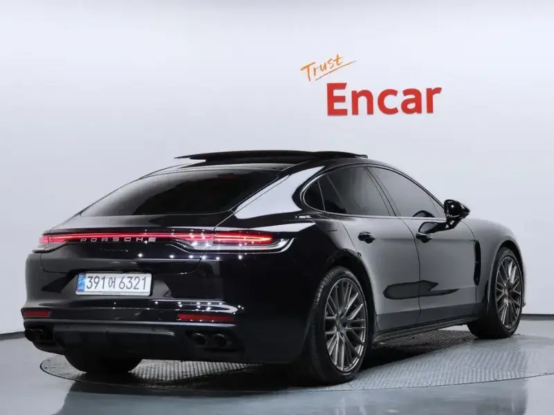 2024 Porsche Panamera с пробегом 33 415 км