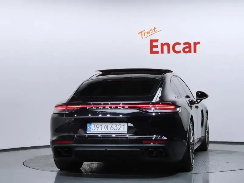 2024 Porsche Panamera с пробегом 33 415 км