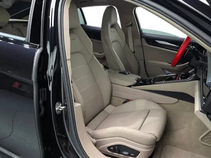 2025 Porsche Panamera с пробегом 4 488 км
