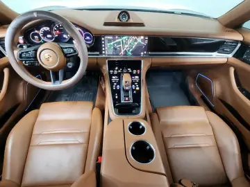 2024 Porsche Panamera с пробегом 33 415 км