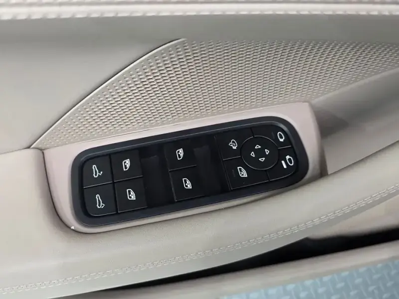 2025 Porsche Panamera с пробегом 4 488 км