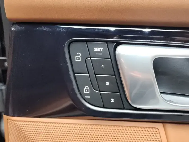 2024 Porsche Panamera с пробегом 33 415 км