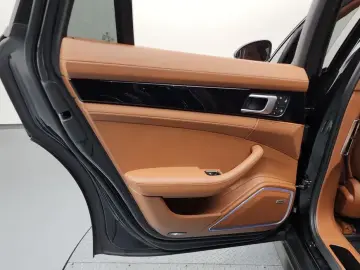 2024 Porsche Panamera с пробегом 33 415 км