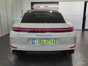 2025 Porsche Panamera с пробегом 7 927 км