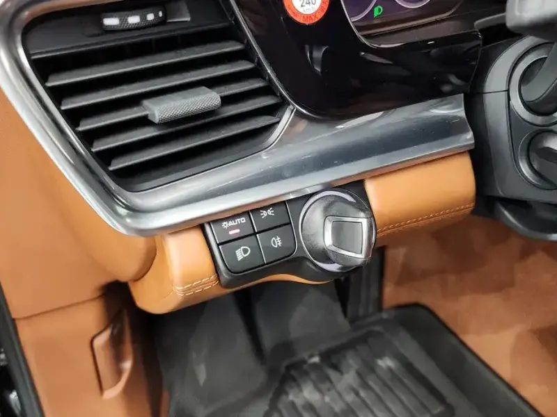 2024 Porsche Panamera с пробегом 33 415 км