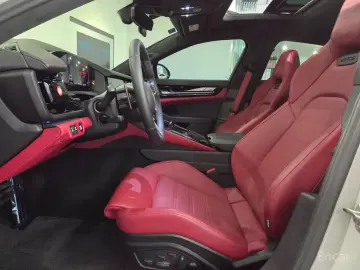2025 Porsche Panamera с пробегом 7 927 км