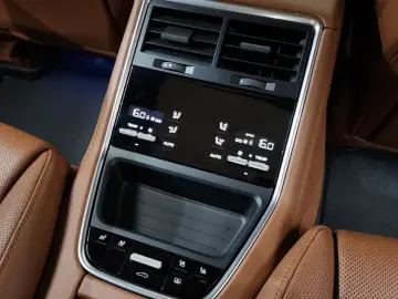 2024 Porsche Panamera с пробегом 33 415 км
