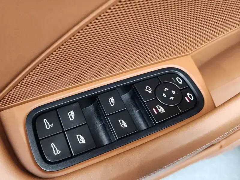 2024 Porsche Panamera с пробегом 33 415 км