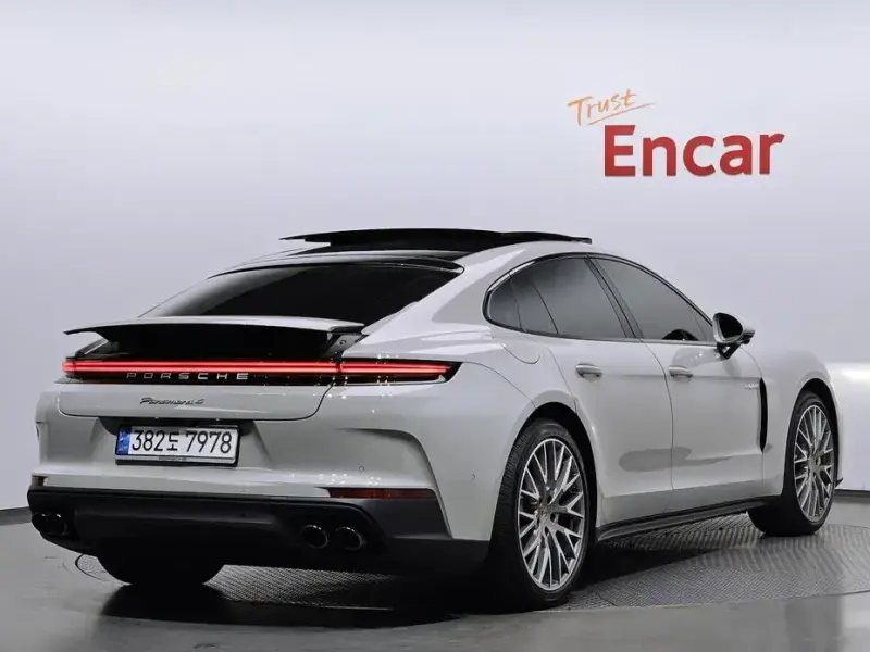 2024 Porsche Panamera с пробегом 2 011 км