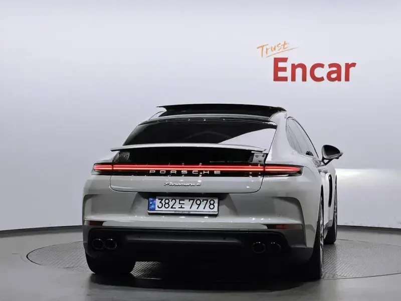 2024 Porsche Panamera с пробегом 2 011 км