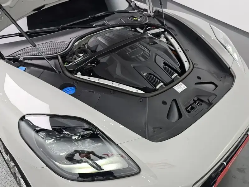 2024 Porsche Panamera с пробегом 2 011 км
