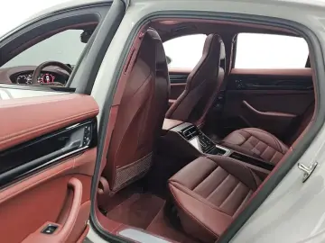 2024 Porsche Panamera с пробегом 2 011 км