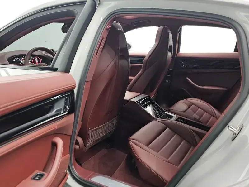 2024 Porsche Panamera с пробегом 2 011 км