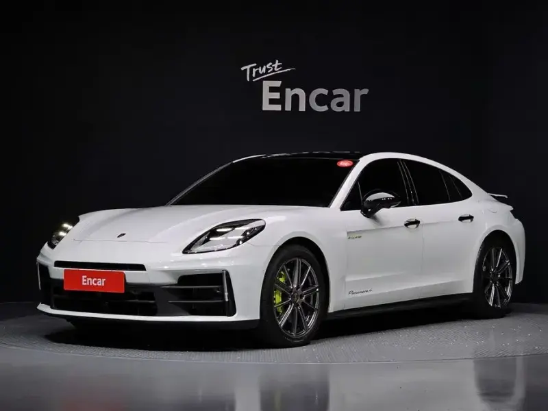 2025 Porsche Panamera с пробегом 12 033 км