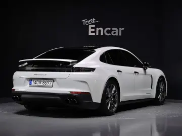 2025 Porsche Panamera с пробегом 12 033 км