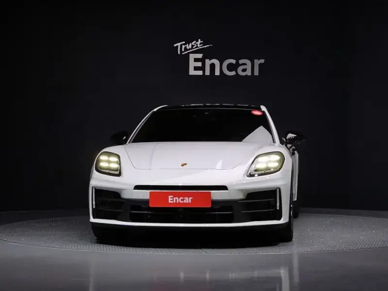 2025 Porsche Panamera с пробегом 12 033 км