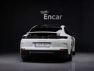 2025 Porsche Panamera с пробегом 12 033 км
