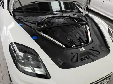 2025 Porsche Panamera с пробегом 12 033 км