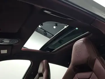 2024 Porsche Panamera с пробегом 2 011 км