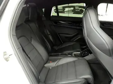 2025 Porsche Panamera с пробегом 12 033 км