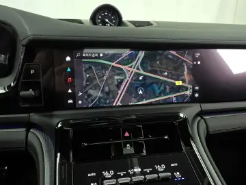 2025 Porsche Panamera с пробегом 12 033 км