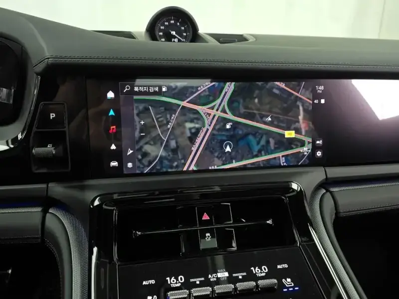 2025 Porsche Panamera с пробегом 12 033 км