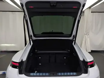 2025 Porsche Panamera с пробегом 12 033 км