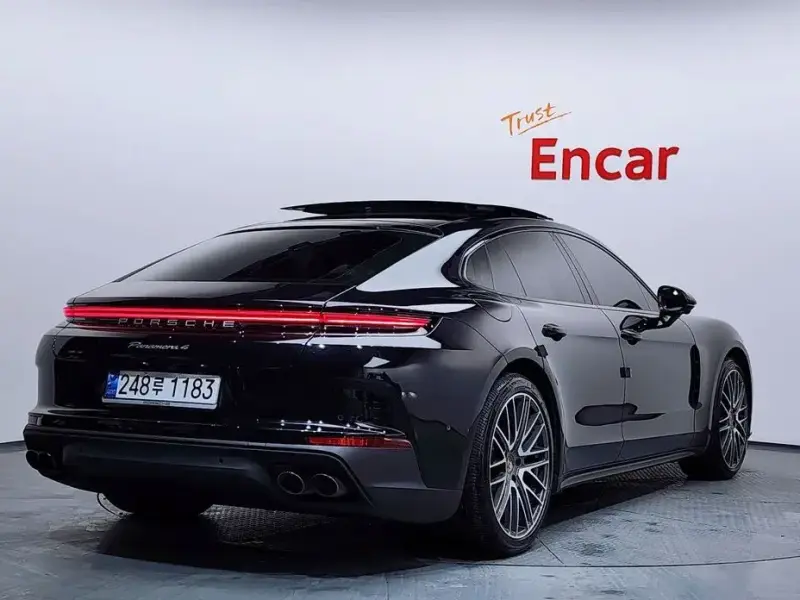 2024 Porsche Panamera с пробегом 23 762 км