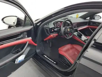 2024 Porsche Panamera с пробегом 23 762 км