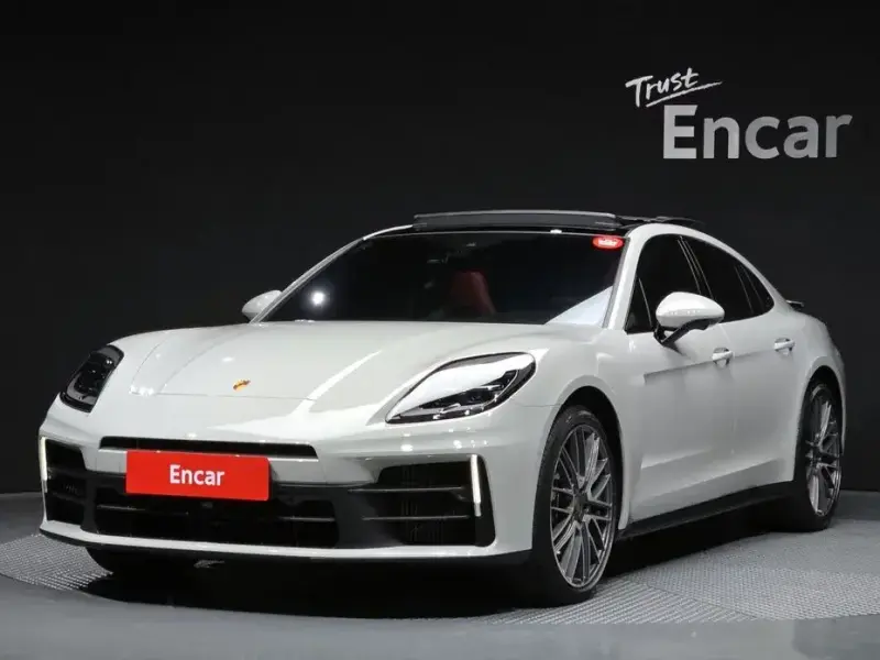 2025 Porsche Panamera с пробегом 12 713 км
