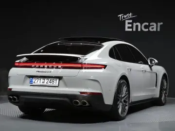 2025 Porsche Panamera с пробегом 12 713 км