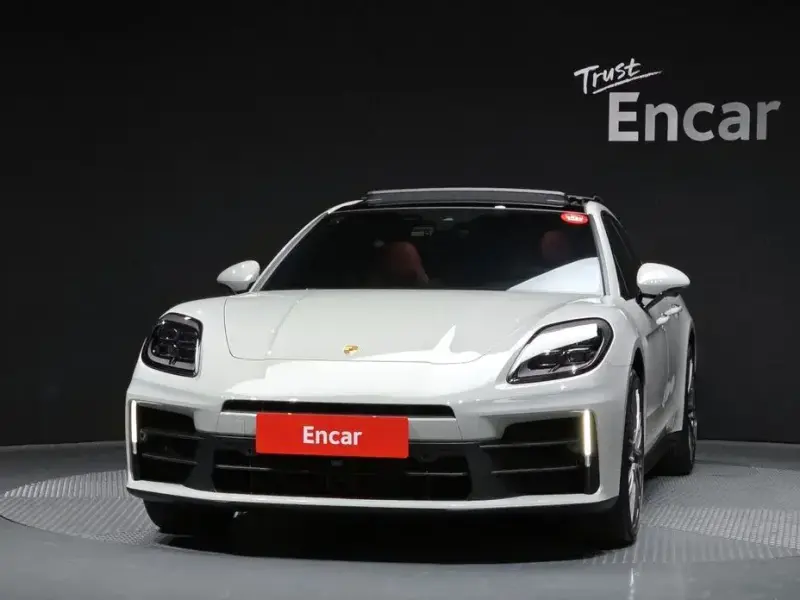 2025 Porsche Panamera с пробегом 12 713 км