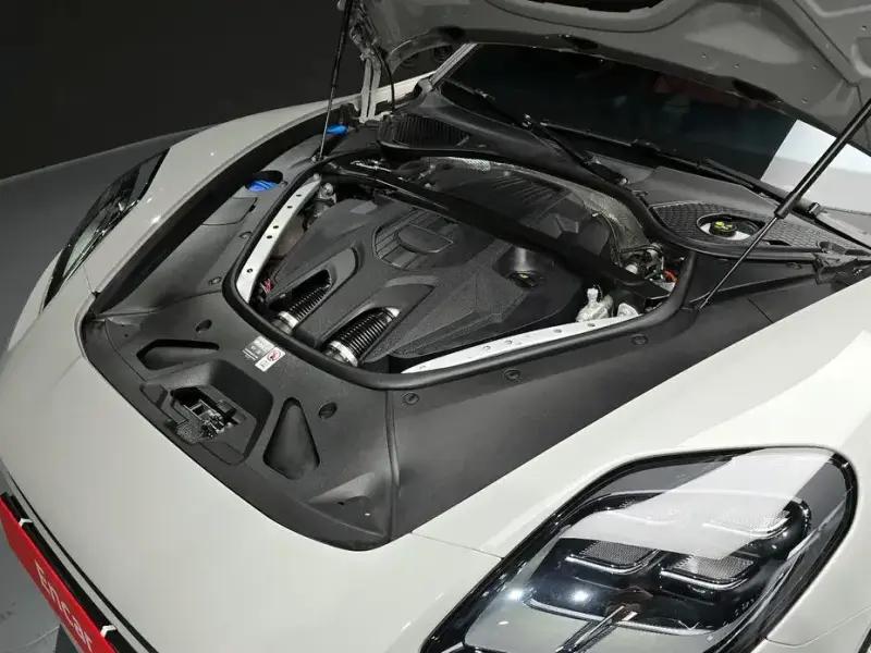2025 Porsche Panamera с пробегом 12 713 км