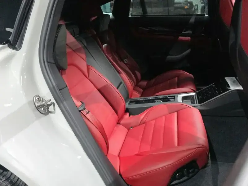 2025 Porsche Panamera с пробегом 12 713 км