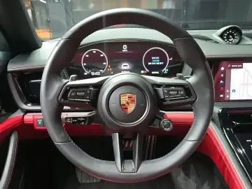 2025 Porsche Panamera с пробегом 12 713 км