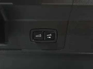 2025 Porsche Panamera с пробегом 12 713 км