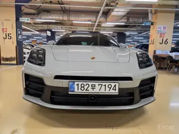 2025 Porsche Panamera с пробегом 3 800 км