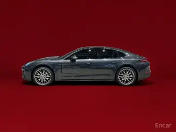 2024 Porsche Panamera с пробегом 4 700 км