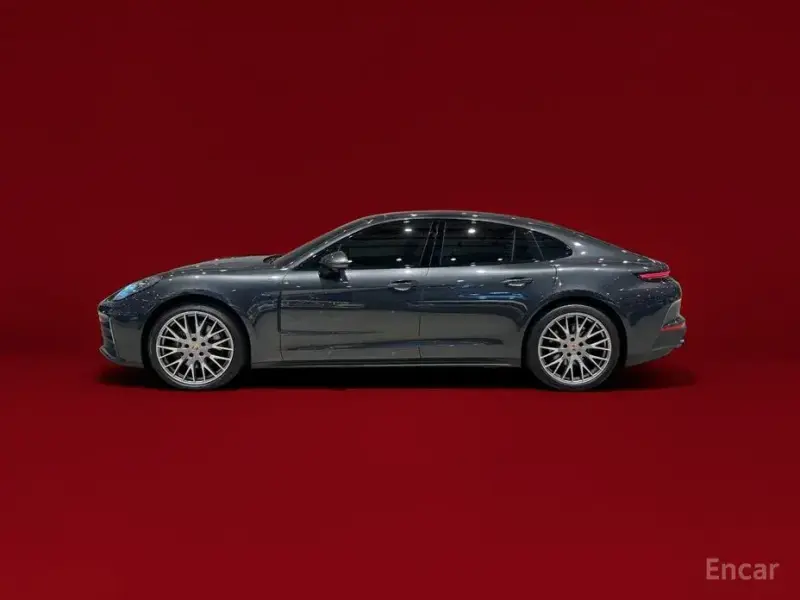 2024 Porsche Panamera с пробегом 4 700 км
