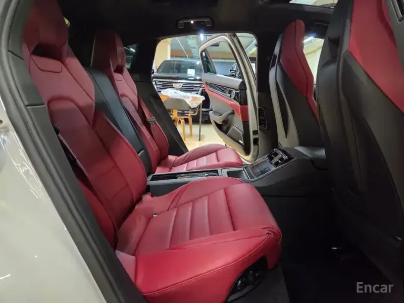 2025 Porsche Panamera с пробегом 3 800 км