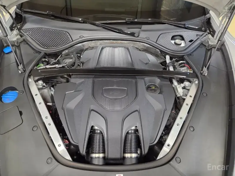 2025 Porsche Panamera с пробегом 3 800 км