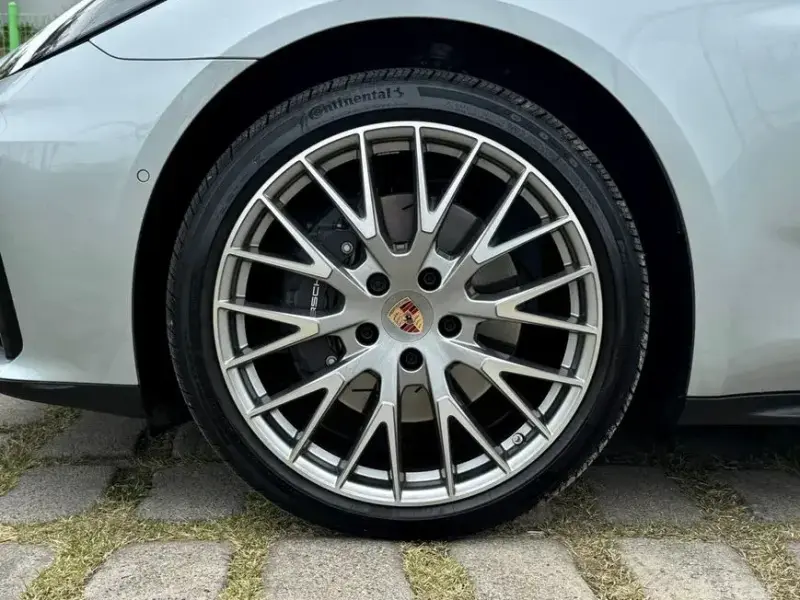 2024 Porsche Panamera с пробегом 2 200 км