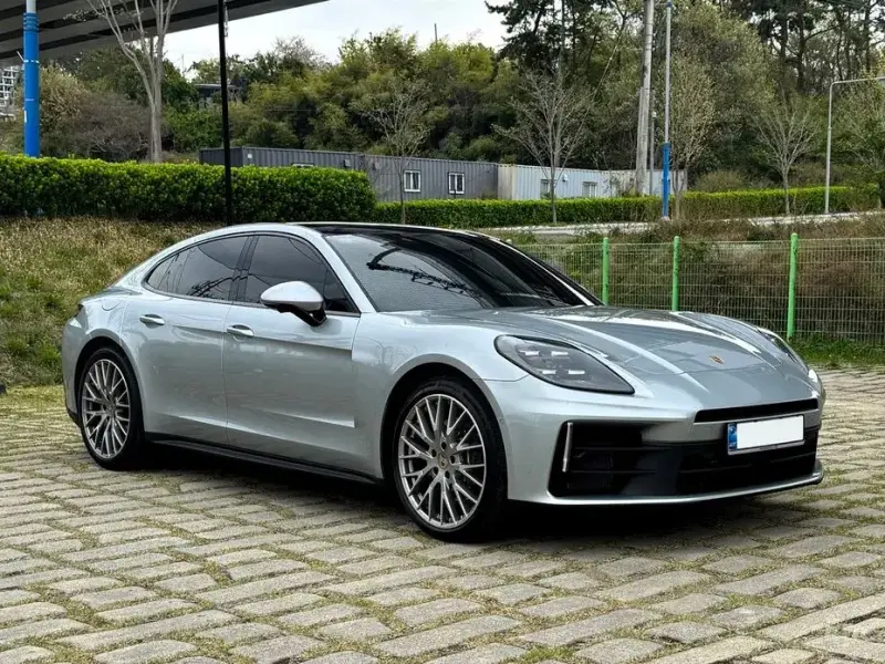 2024 Porsche Panamera с пробегом 2 200 км