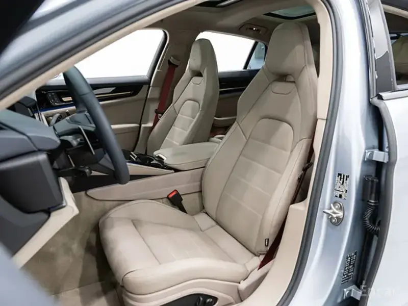 2025 Porsche Panamera с пробегом 2 910 км