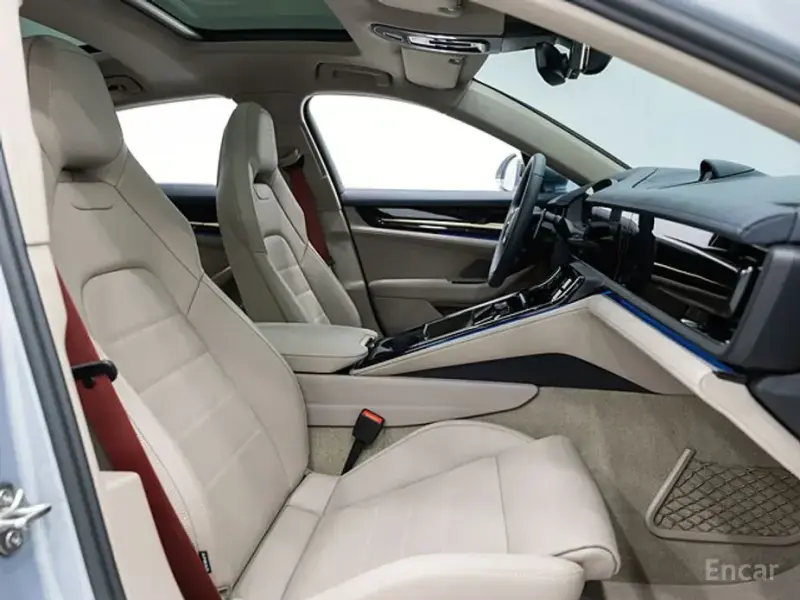 2025 Porsche Panamera с пробегом 2 910 км