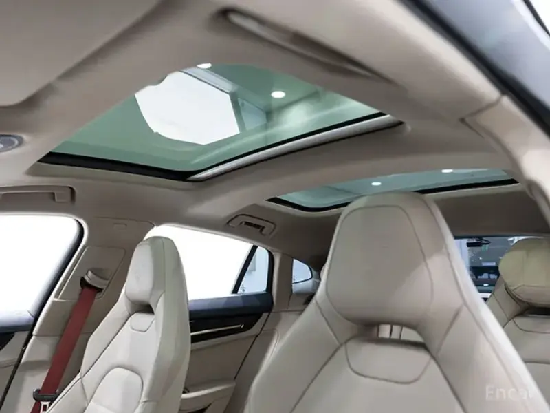2025 Porsche Panamera с пробегом 2 910 км