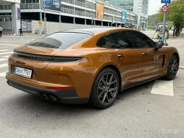 2025 Porsche Panamera с пробегом 2 300 км