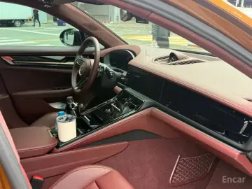 2025 Porsche Panamera с пробегом 2 300 км