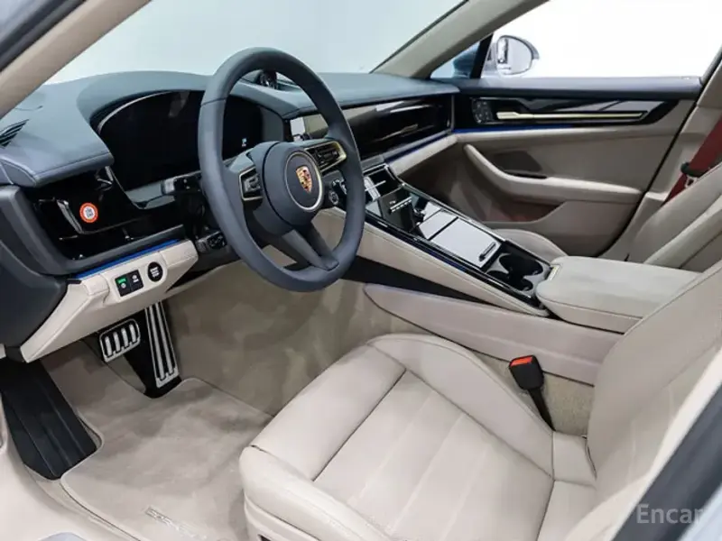 2025 Porsche Panamera с пробегом 2 910 км